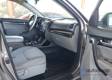 2011 Kia Sorento Lx from USA, damaged, VIN 5XYKT4A12BG028958